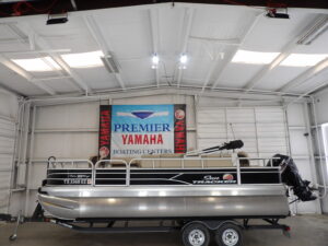 2019 20' SUNTRACKER FISHIN BARGE 20 DLX