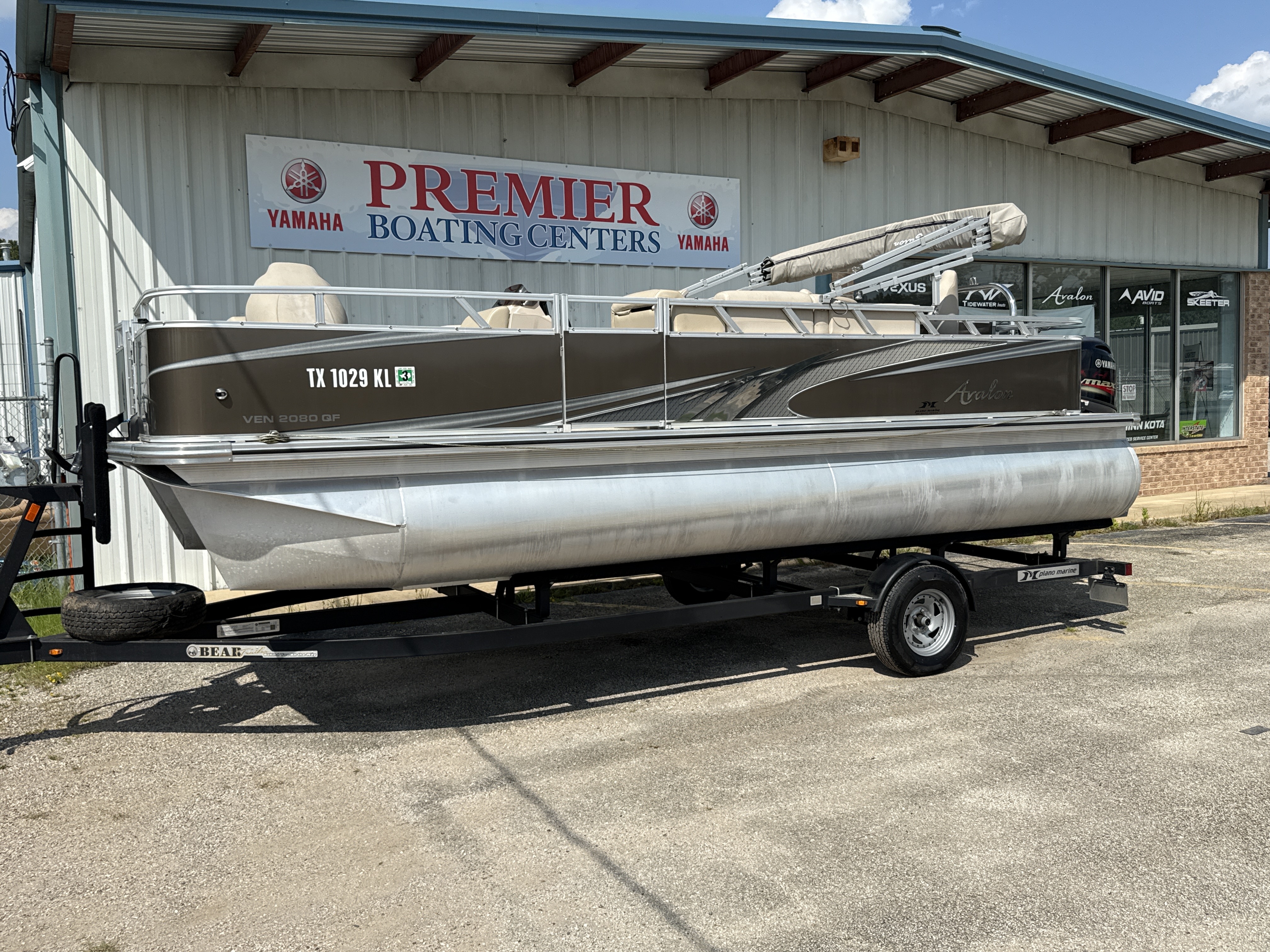 2022 20' AVALON VEN 2080 QF