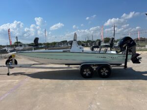 2026 22' XPRESS H22 BAY