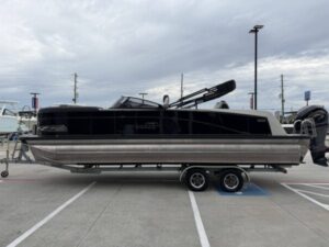 2023 25' TAHOE CAS VRBW25T