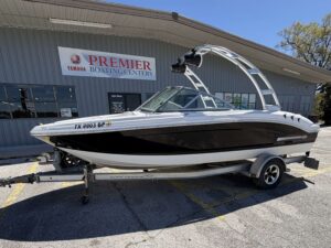 2012 19' CHAPARRAL 19 H20 SPORT