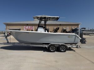 2025 23' SEA HUNT ULTRA 229